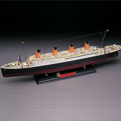 Academy RMS TITANIC Toy White Star Liner Plastic Model Ship Kit 1/400 Official 