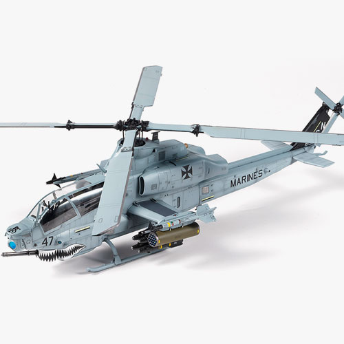 # 12127 1/35 USMC AH-1Z " Shark Mouth" Academy model kit